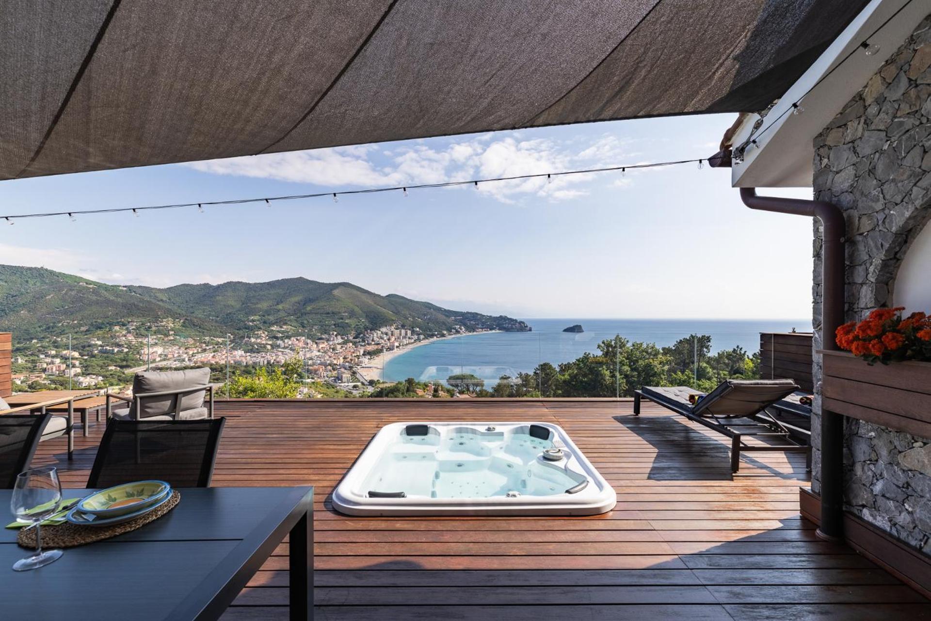 Вилла Spettacolare Vista Isola Terrazza E Idromassaggio Ноли Экстерьер фото