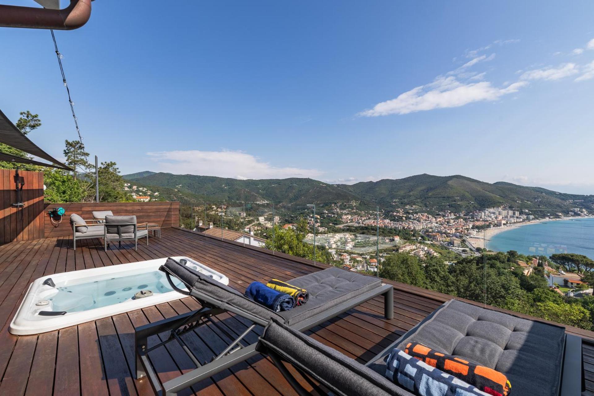 Вилла Spettacolare Vista Isola Terrazza E Idromassaggio Ноли Экстерьер фото