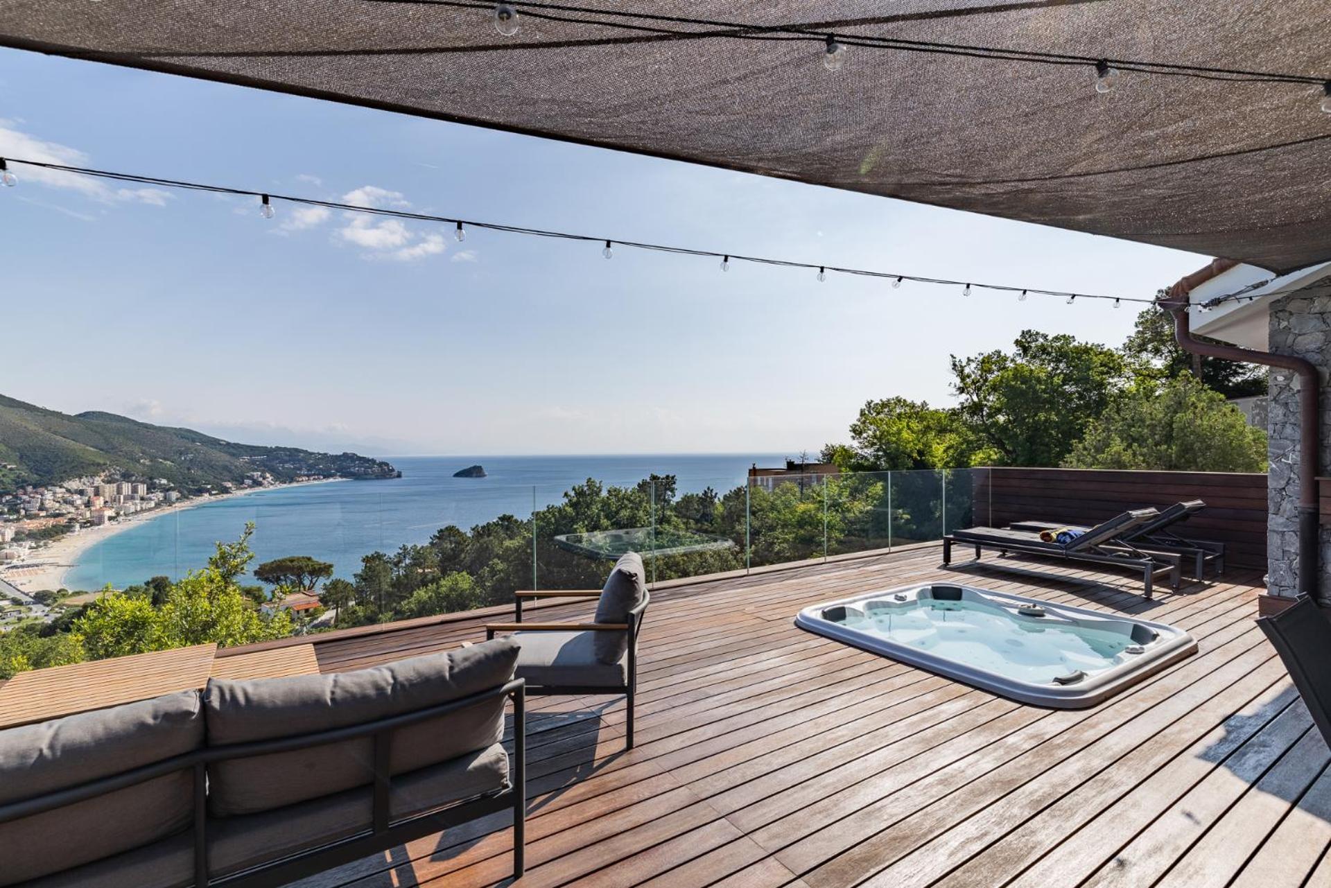 Вилла Spettacolare Vista Isola Terrazza E Idromassaggio Ноли Экстерьер фото
