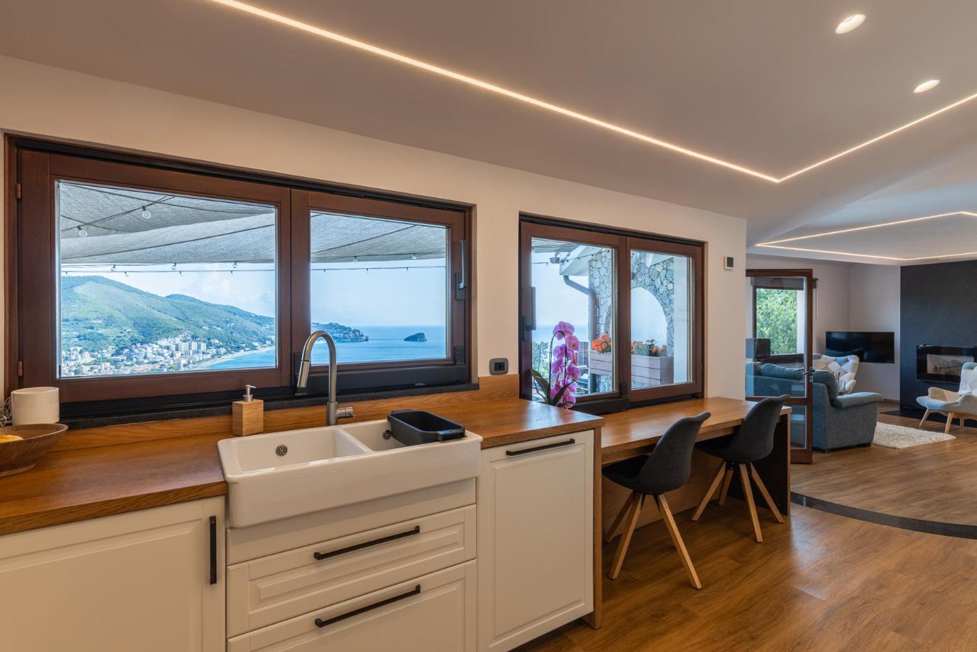 Вилла Spettacolare Vista Isola Terrazza E Idromassaggio Ноли Экстерьер фото