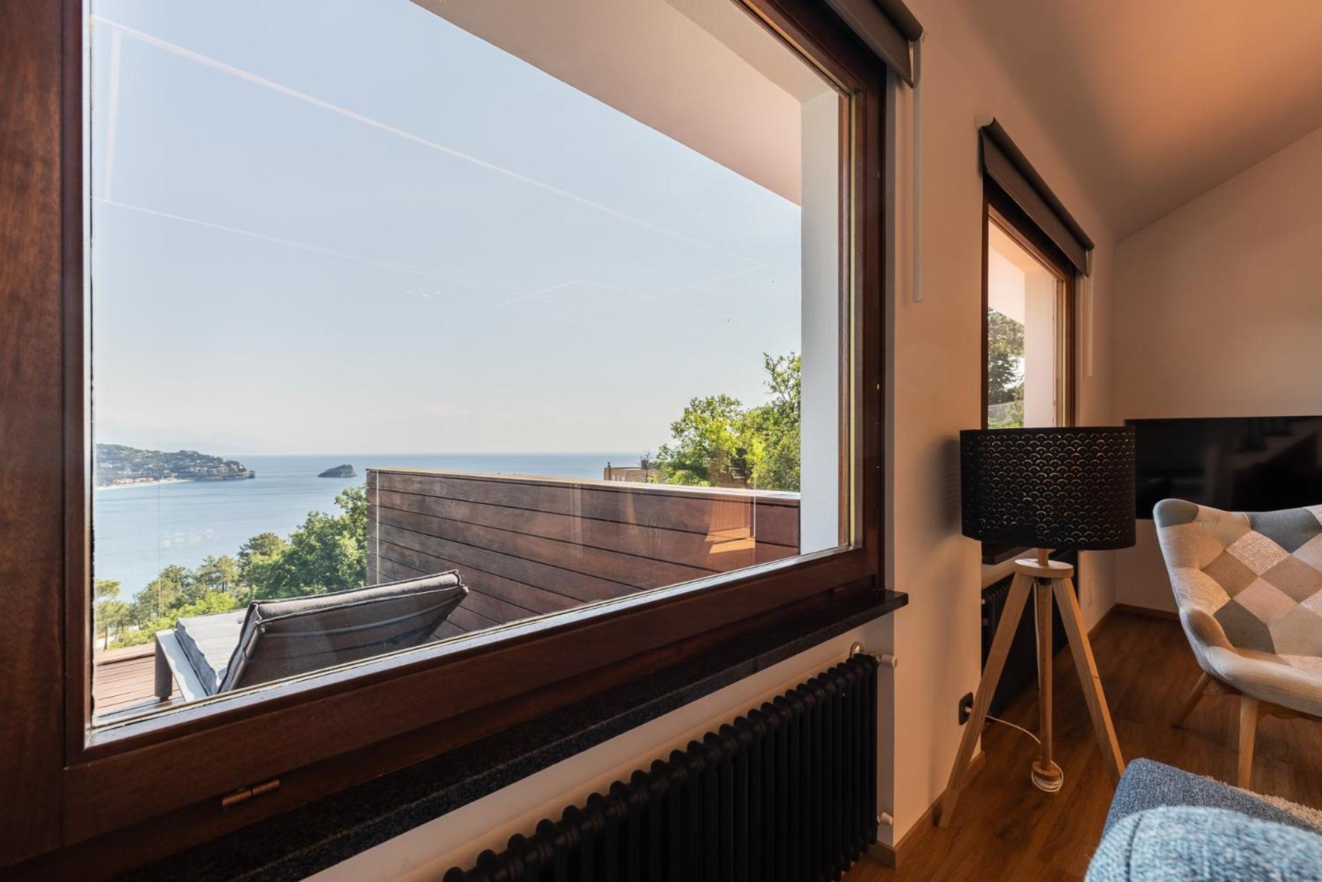 Вилла Spettacolare Vista Isola Terrazza E Idromassaggio Ноли Экстерьер фото