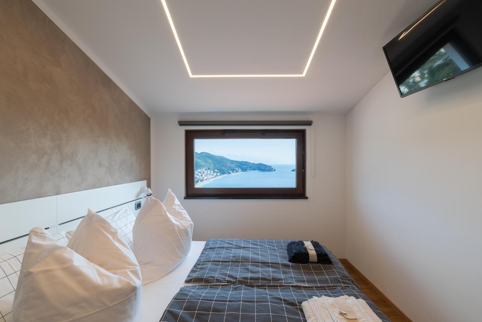 Вилла Spettacolare Vista Isola Terrazza E Idromassaggio Ноли Экстерьер фото
