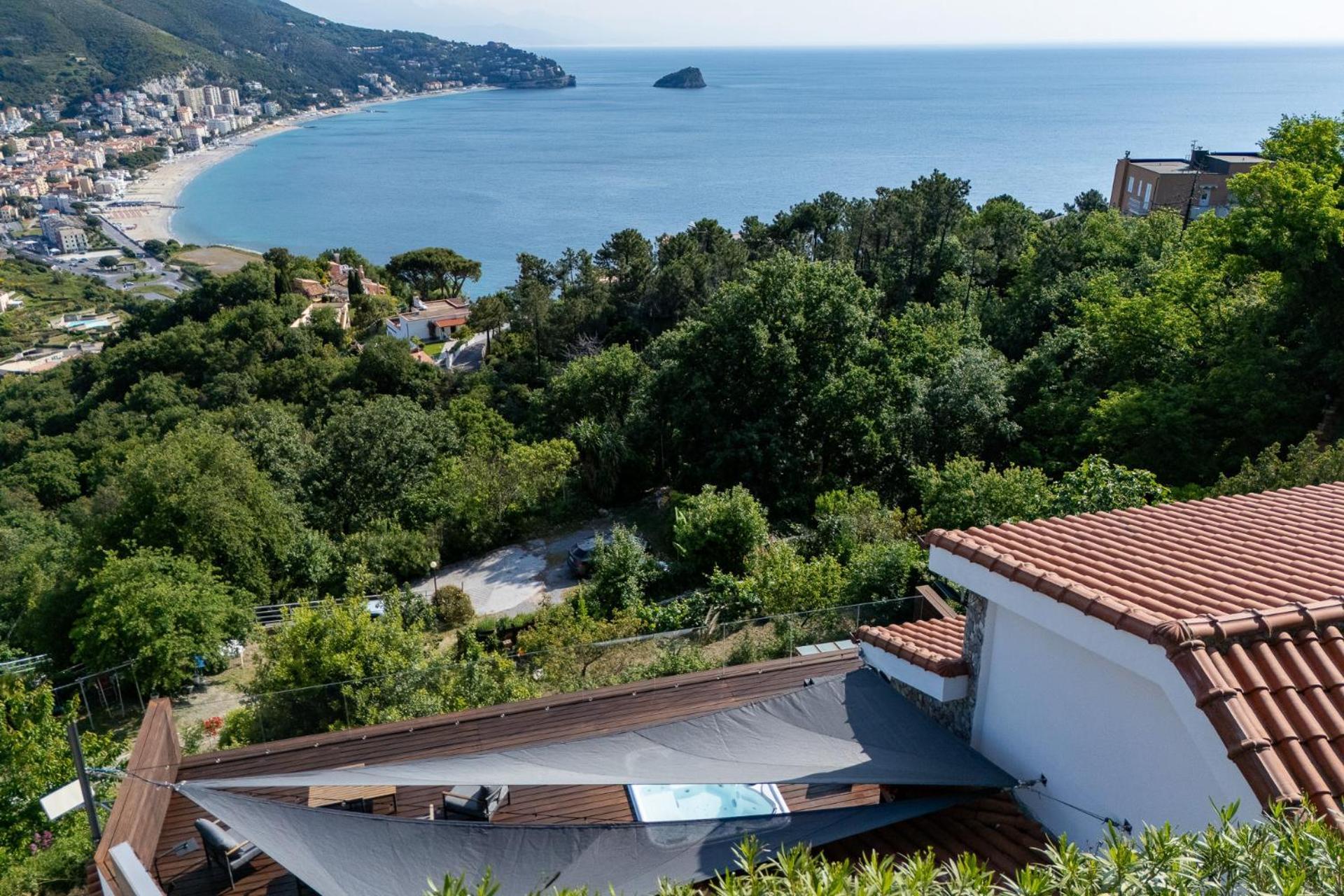 Вилла Spettacolare Vista Isola Terrazza E Idromassaggio Ноли Экстерьер фото